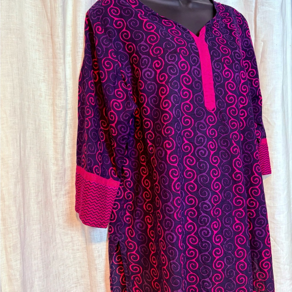 💥3/$30💥Vibrant Swirl Women's Tunic